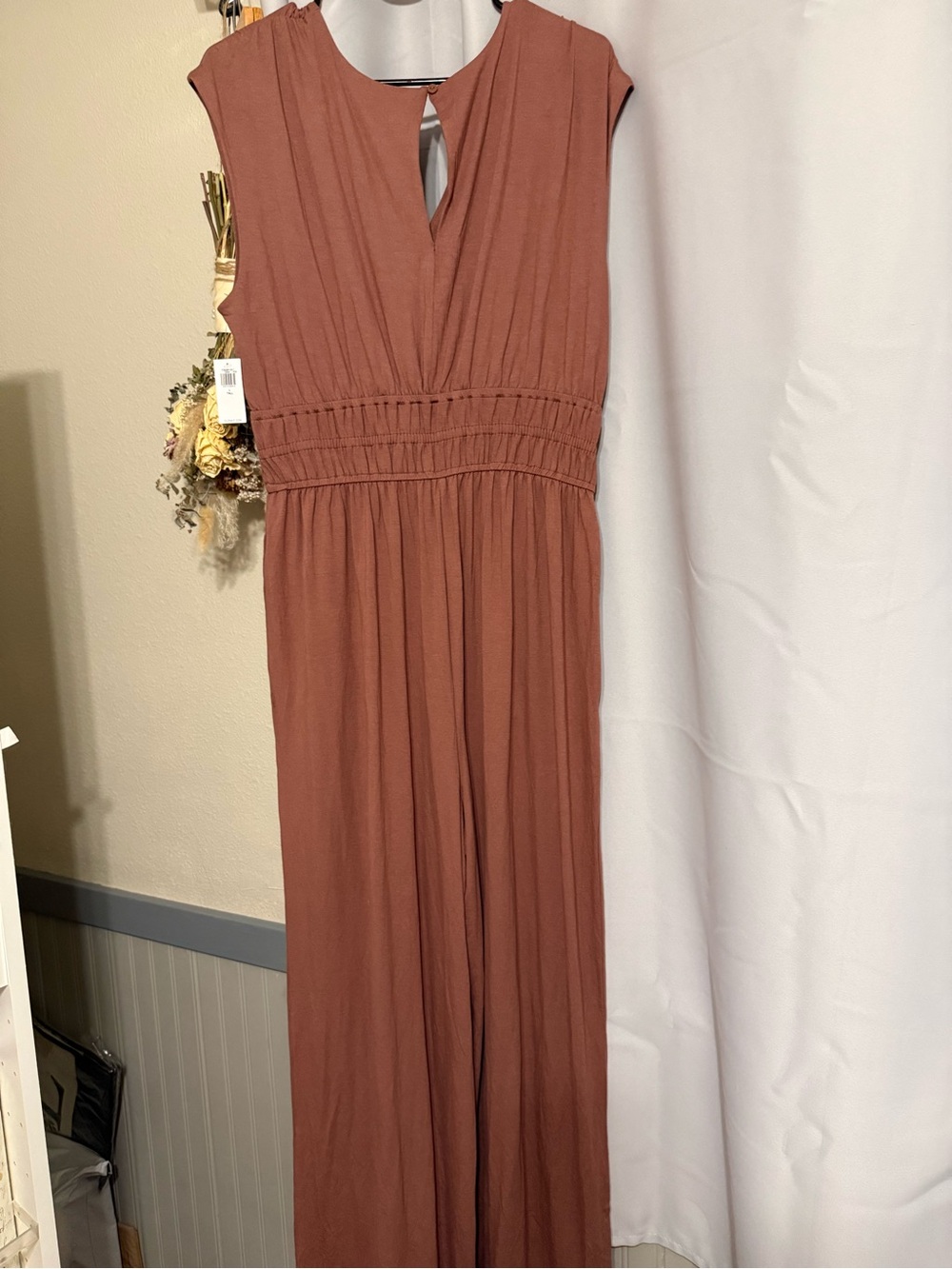 Old Navy Rust Brown Sleeveless V-Neck Jumpsuit - Picture 3 of 4